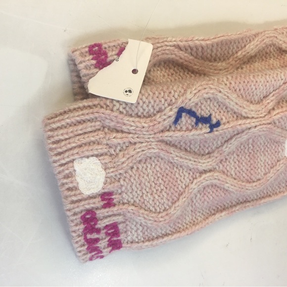 NEW Set in your dreams UO scarf Urban Outfitters Hat Scarf Fingerless Gloves - Picture 8 of 13